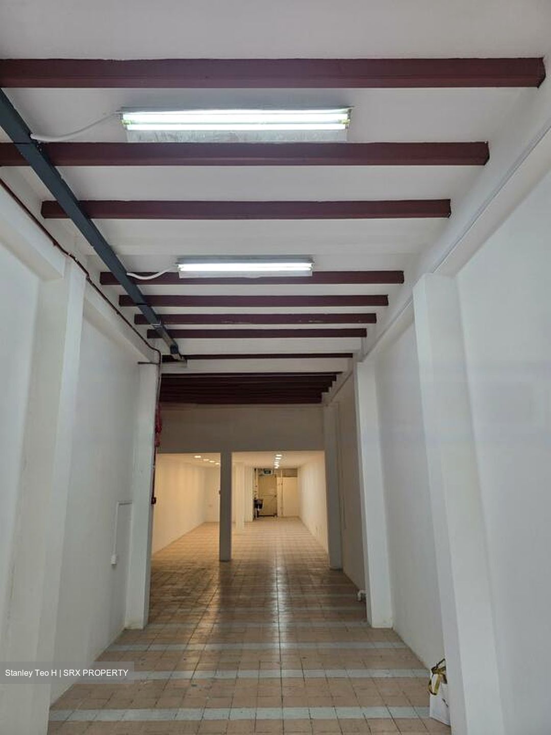 Ica Building (D8), Retail #569580961